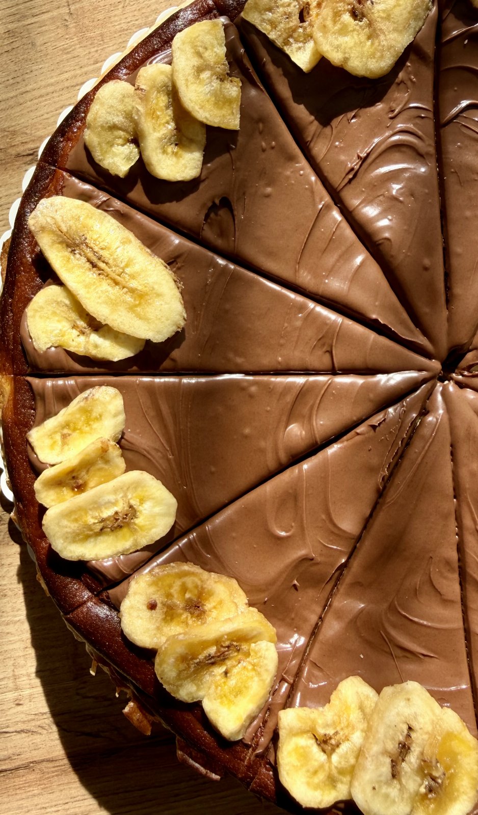 Serniczek z karmelizowanymi bananami i nutellą